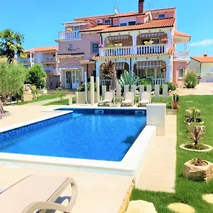 Engel With Pool , Poreč Kroatië
