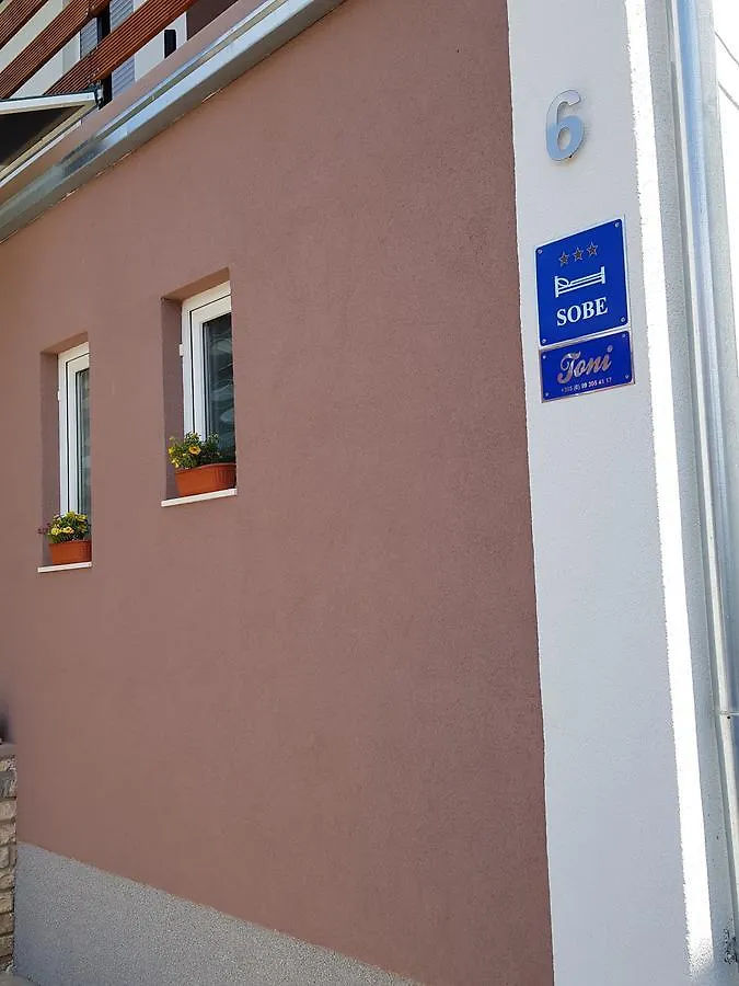 Apartments Toni Zadar